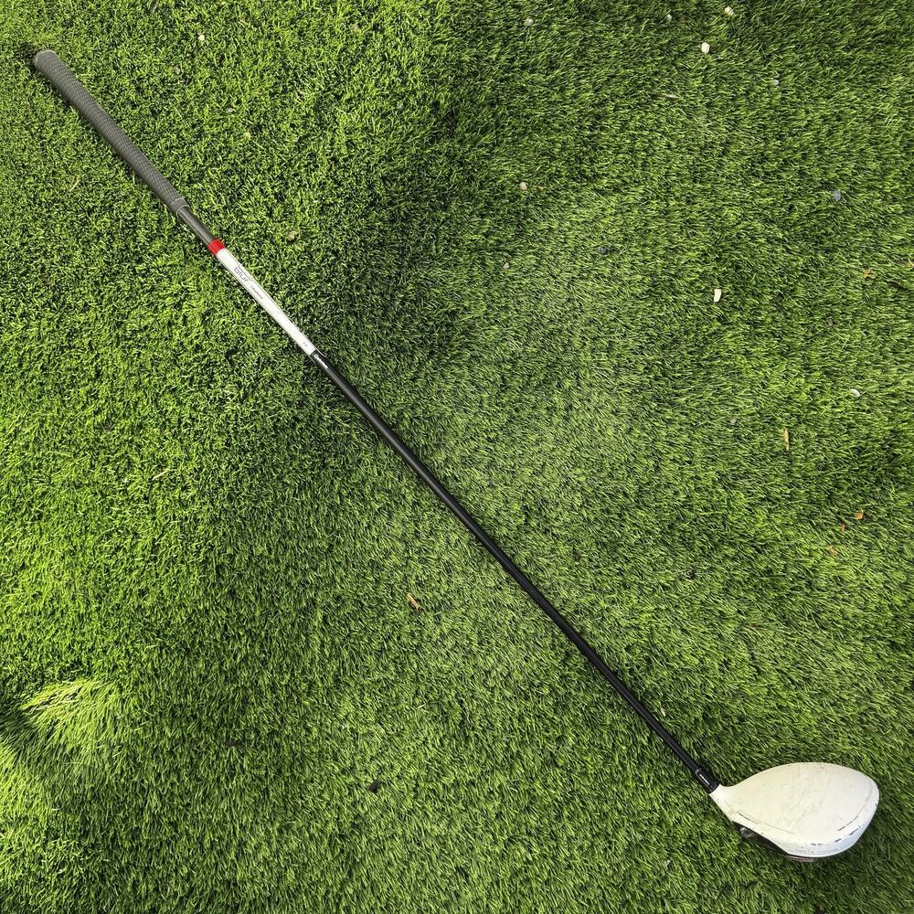 TaylorMade R11 Driver 10.5 RH Fujikura Blur 70 Regular Flex Adjustable